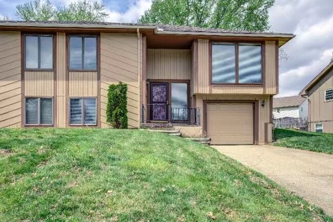 Building Photo - 8128 N Stoddard Ave Rental