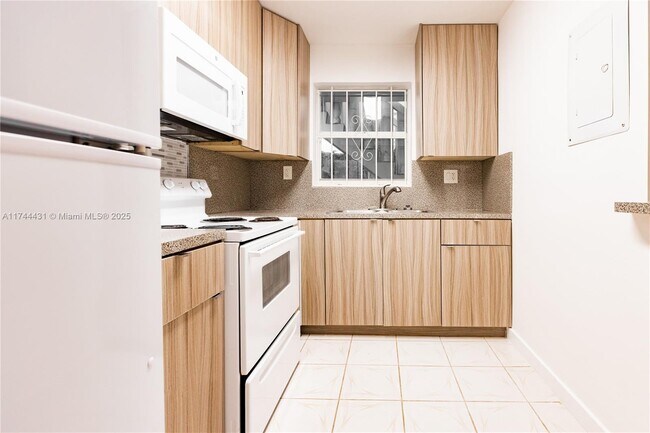 Photo - 1060 NE 78th St Unit 5