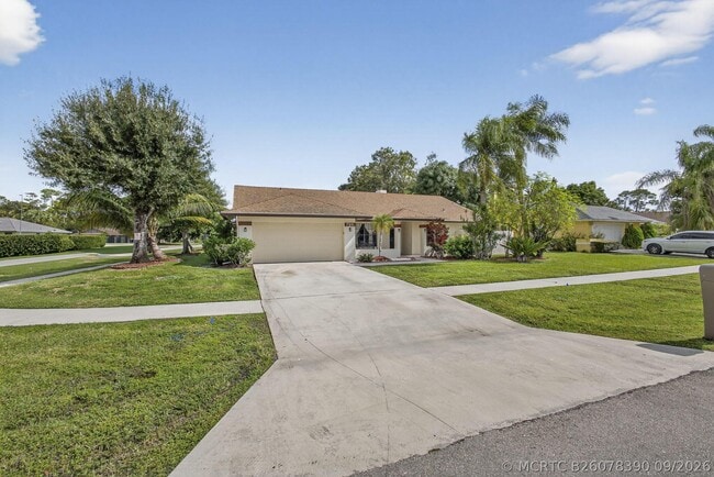 798 Blueberry Dr