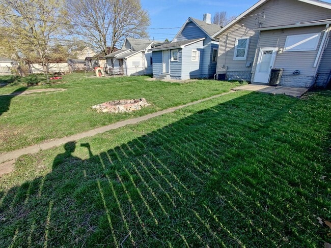 Photo - 421 Colescott St