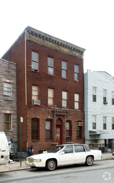 Photo - 201 Woodpoint Rd Apartments