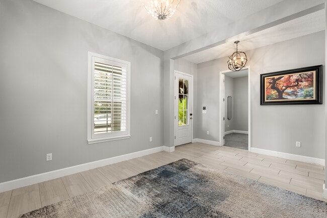 Photo - 6875 Arnoldson St