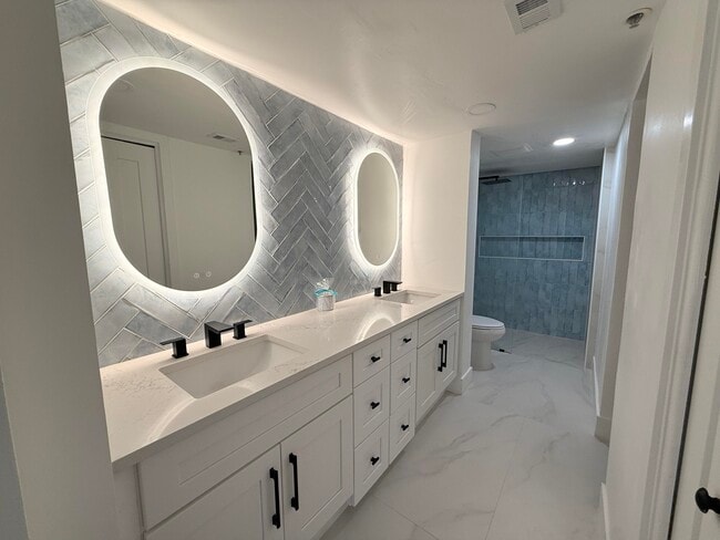Building Photo - 6420 Boca Del Mar Dr Unit 104 Rental
