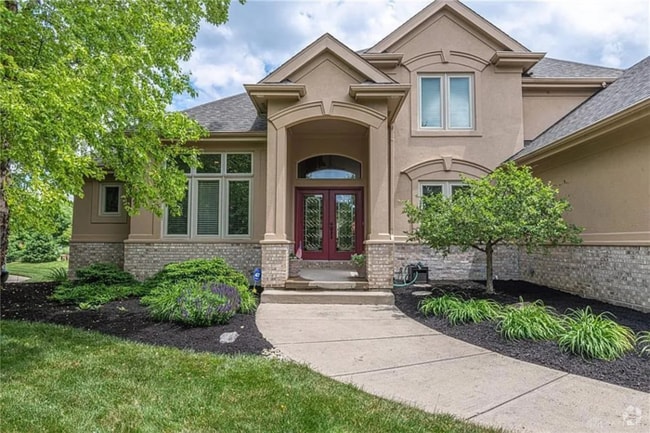 Building Photo - Immaculate Home in a Golf Course Community