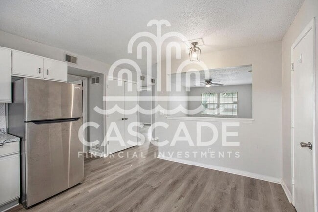 Photo - 144 N Crest Dr House