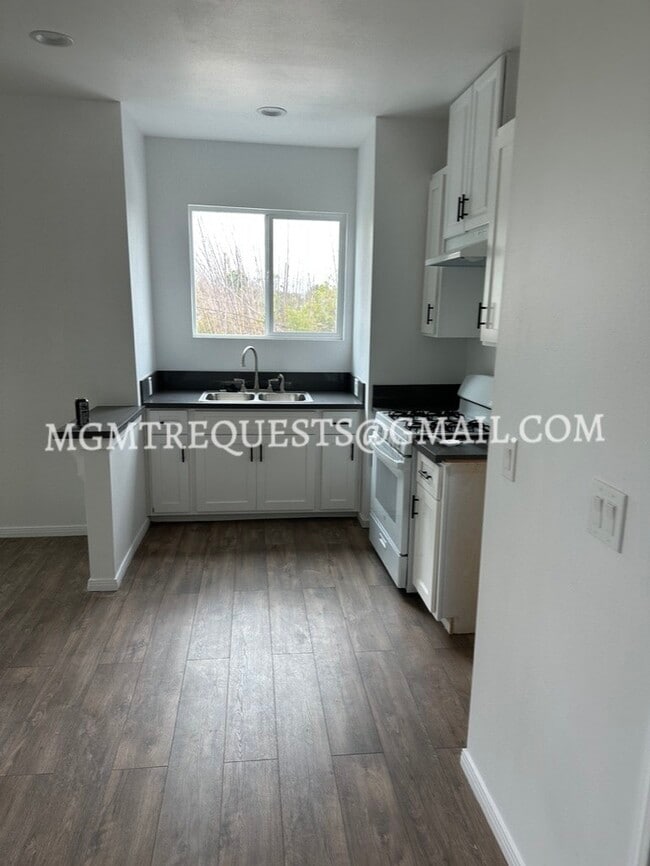 Photo - 555 N La Cadena Dr Unit 3