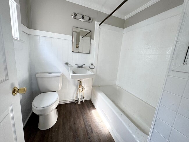 Photo - 207 E Burgess St Unit B