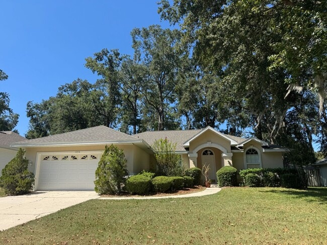 Building Photo - Charming 3-Bedroom Home in Broadmoor – Mov...