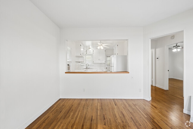 2BR, 1BA - 820SF - Dining Room