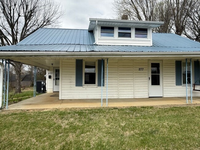 Photo - Charming Farmhouse near Downtown Jonesborough.