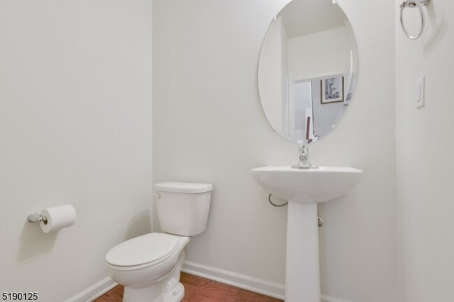 Photo - 306 Waterview Ct