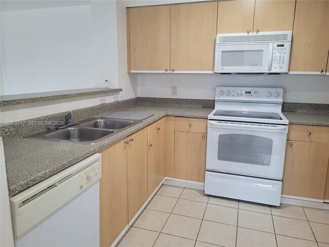 Photo - 7910 N Nob Hill Rd Unit 105