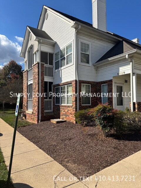 Building Photo - 6520 Lake Park Dr Unit 201