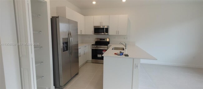 Photo - 689 SE 13th St Cir