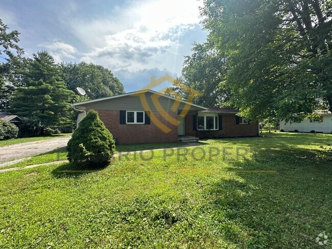 Building Photo - Spacious Warren Township, 3 Bedroom/1.5 Ba... Rental