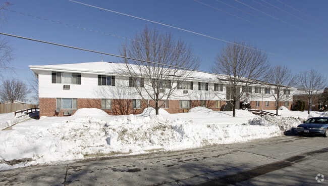Courtyard Apartments - Mano Realty