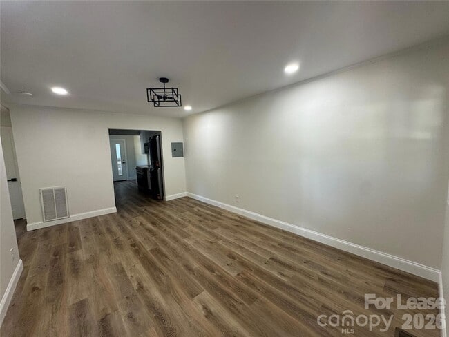 Photo - 1802 Academy St