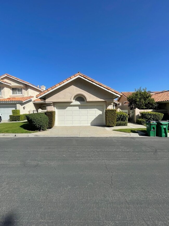 Building Photo - Spacious 2 Bed, 2 Bath House in Prestigious Coto de Caza For Rent!