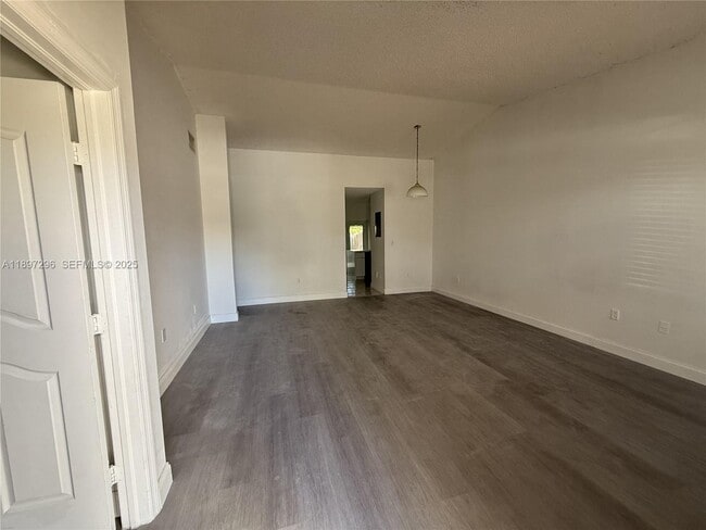 Building Photo - 18942 NW 86th Ct Unit 4106