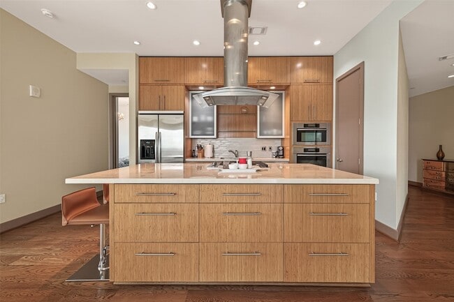 Building Photo - 1600 Post Oak Blvd Unit 1005