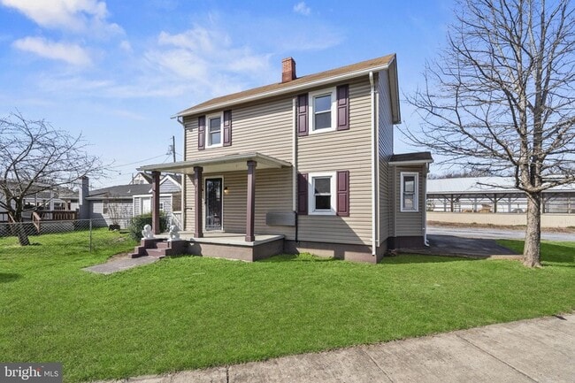 Building Photo - 822 N Commerce Ave Rental