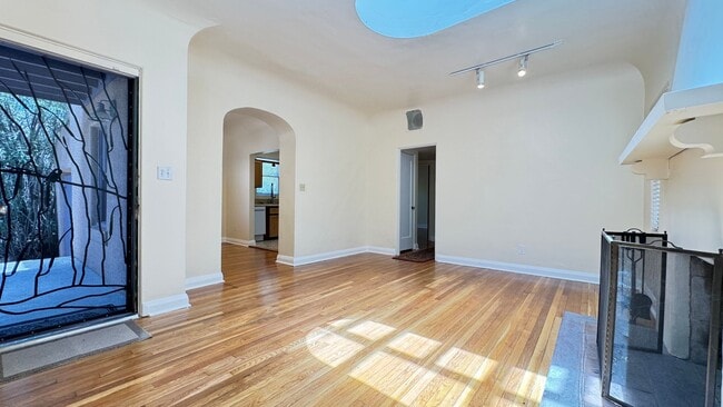 Photo - Central (3rd St and Country Club) - 2 bedroom, 2 bath house in historic Sam Hughes neighborhood w...