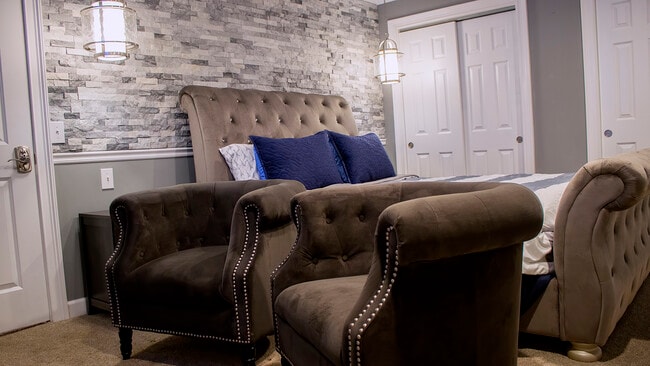 Building Photo - 4196 Clearview Dr