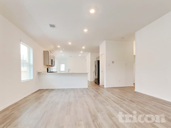 Photo - 212 Seven Pnes Dr