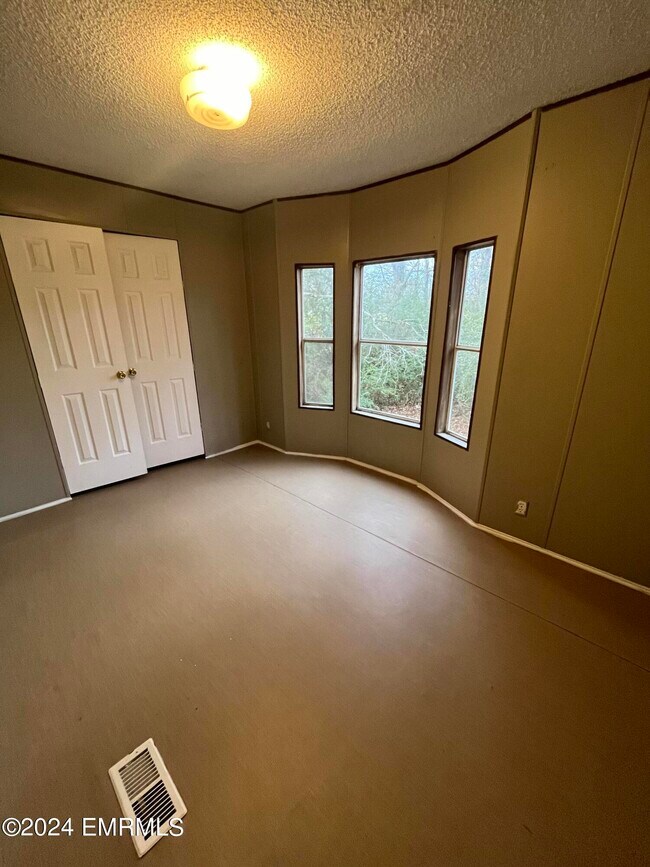 Photo - 8026 Old 8th Street Rd N