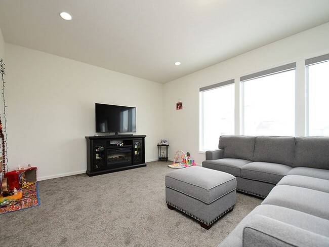Photo - Gorgeous 4 Bedroom Elkhorn Home!!