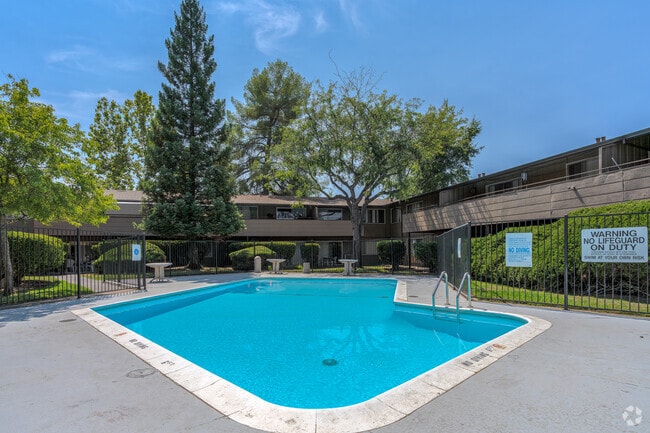 Building Photo - Sierra Gardens Rental