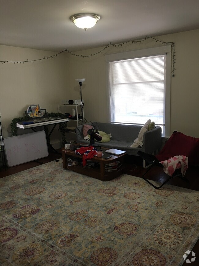 Building Photo - 109 N Franklin St Rental