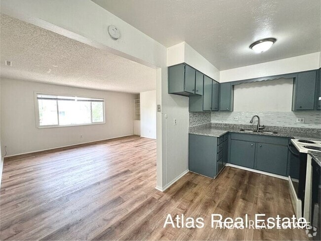 Building Photo - 303 University Dr Unit 3 Rental