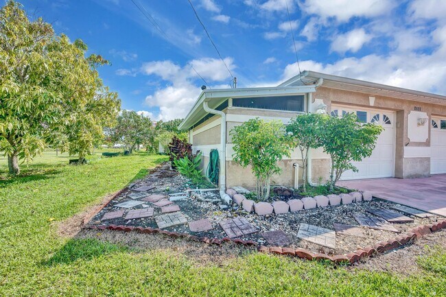 Photo - 1732 SW Lexington Dr