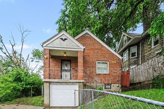 Photo - 937 Grand Ave