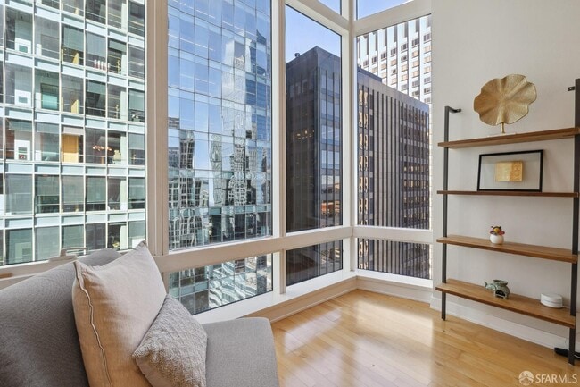 Building Photo - 301 Mission St