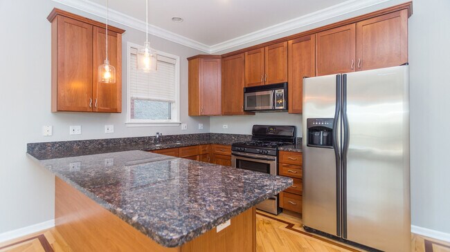 Photo - 2007 W Superior St Unit 2E
