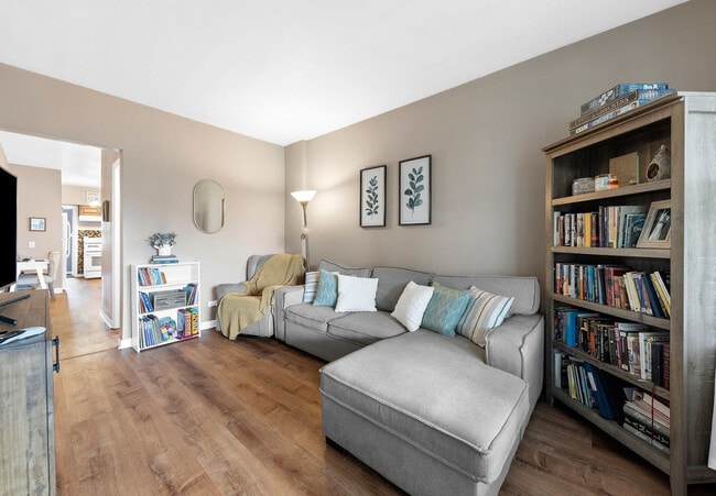 Photo - 5538 W Drummond Pl Unit 1