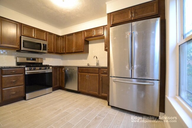 Photo - 7 Whitman St Apartments Unit 1
