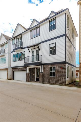 Photo - 202 S Village Way