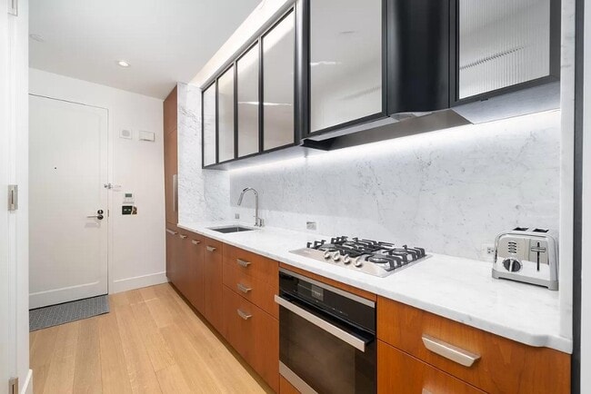 100 Prince St Unit 7E