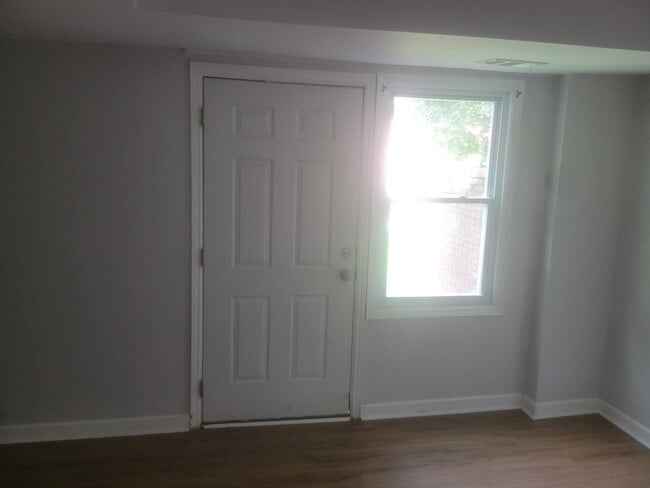 Building Photo - 3530 Parkwood Hills Ct