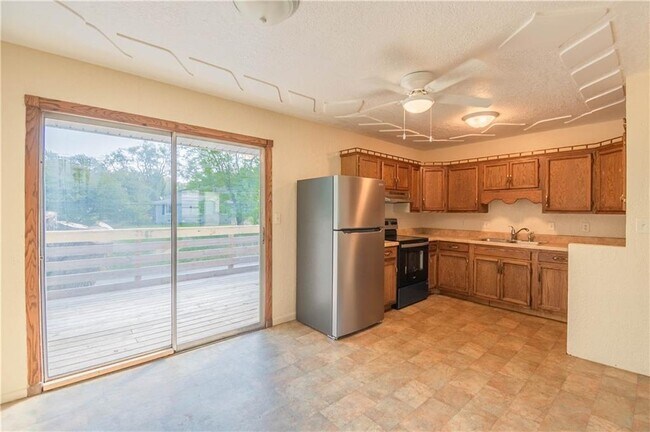 Photo - 40 Glenview Dr