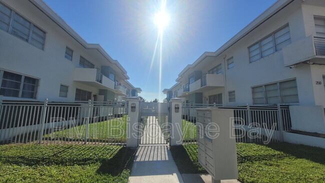 Building Photo - 200 S Shore Dr Unit 9 Rental