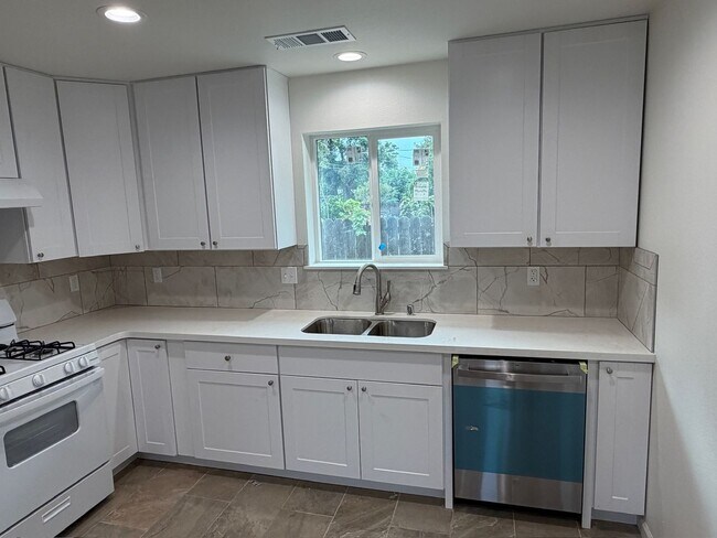 Photo - 515 W Ventura St Unit 515