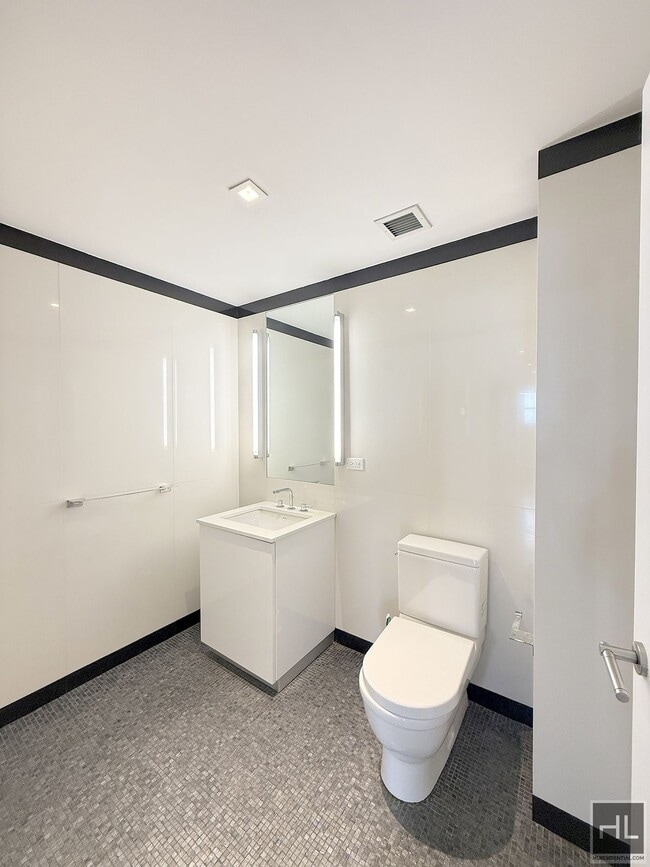 Photo - NO fee 4 bed 3.5 bath with Epic Views - WE... Unit 16G