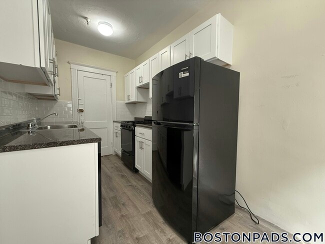 Building Photo - 231-235 Park Dr Rental