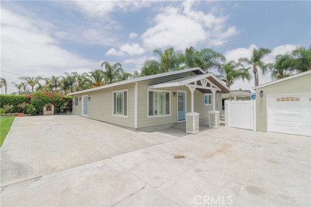 Building Photo - 10249 Jurupa Rd