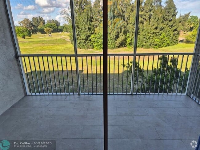 Building Photo - 5100 SW 90th Ave Unit 312 Rental