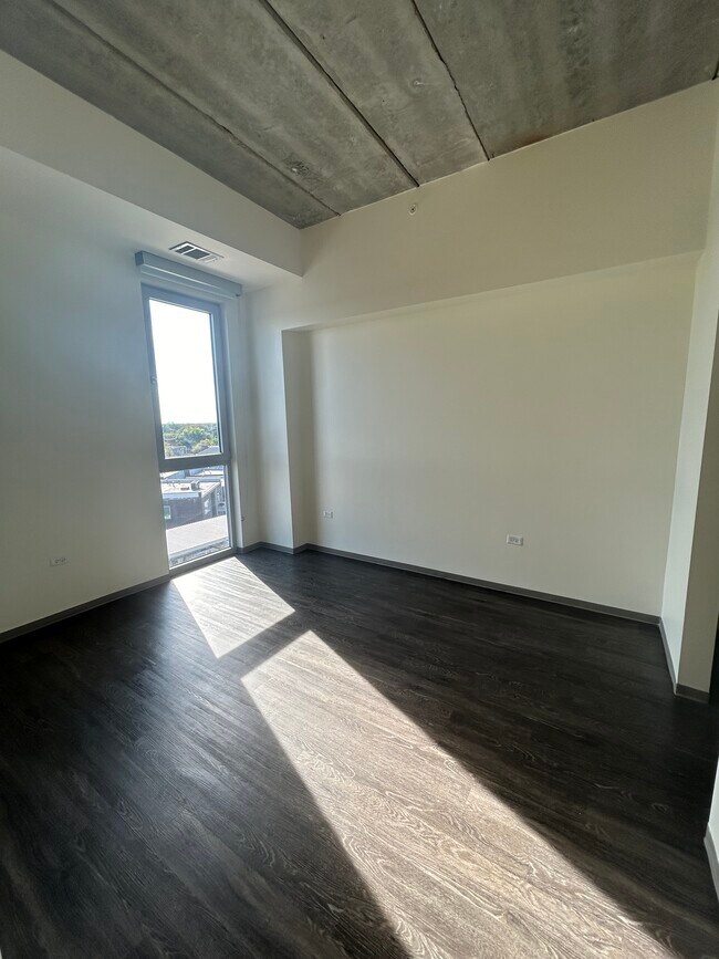 Photo - 1877 N Milwaukee Ave